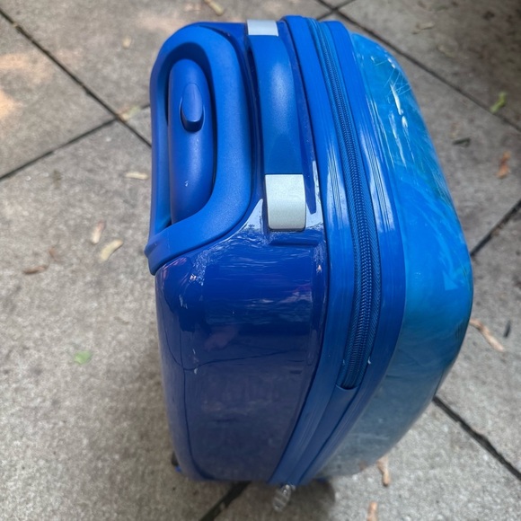 Heys Kids Superheros Rolling Luggage. Excellent Condition. - Picture 14 of 16